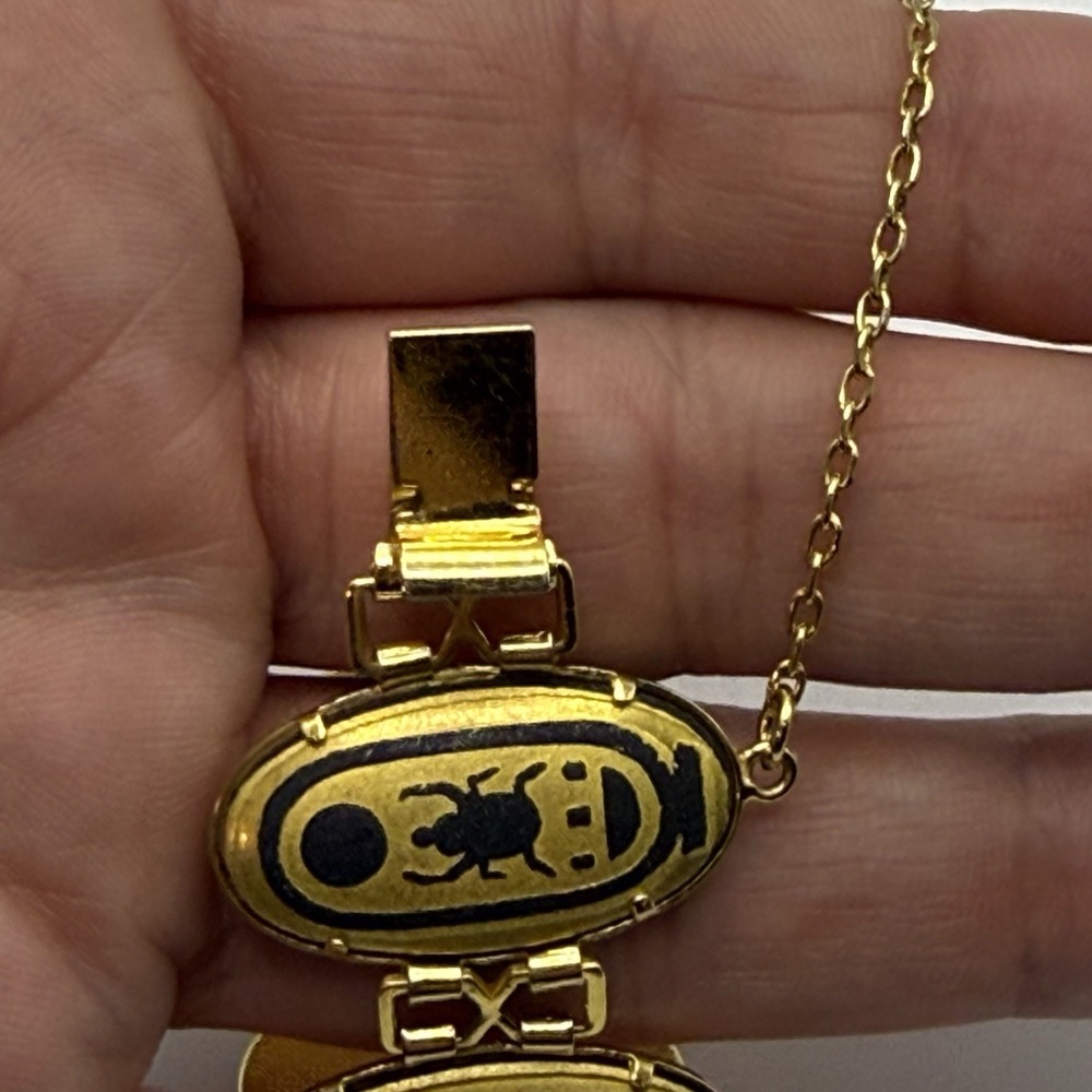 IA Signed Panel Bracelet Egyptian Revival Scarab Beetle Black Gold Tone Safety - Picture 4 of 8